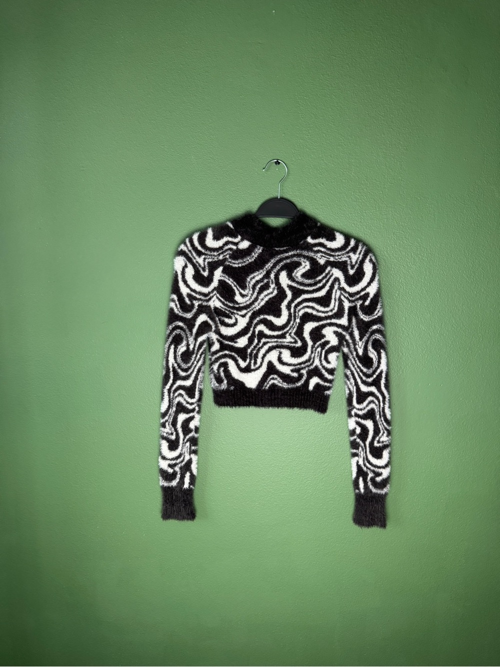 Urban Outfitters Ultra Soft Black Swirl Cropped Sweater XS